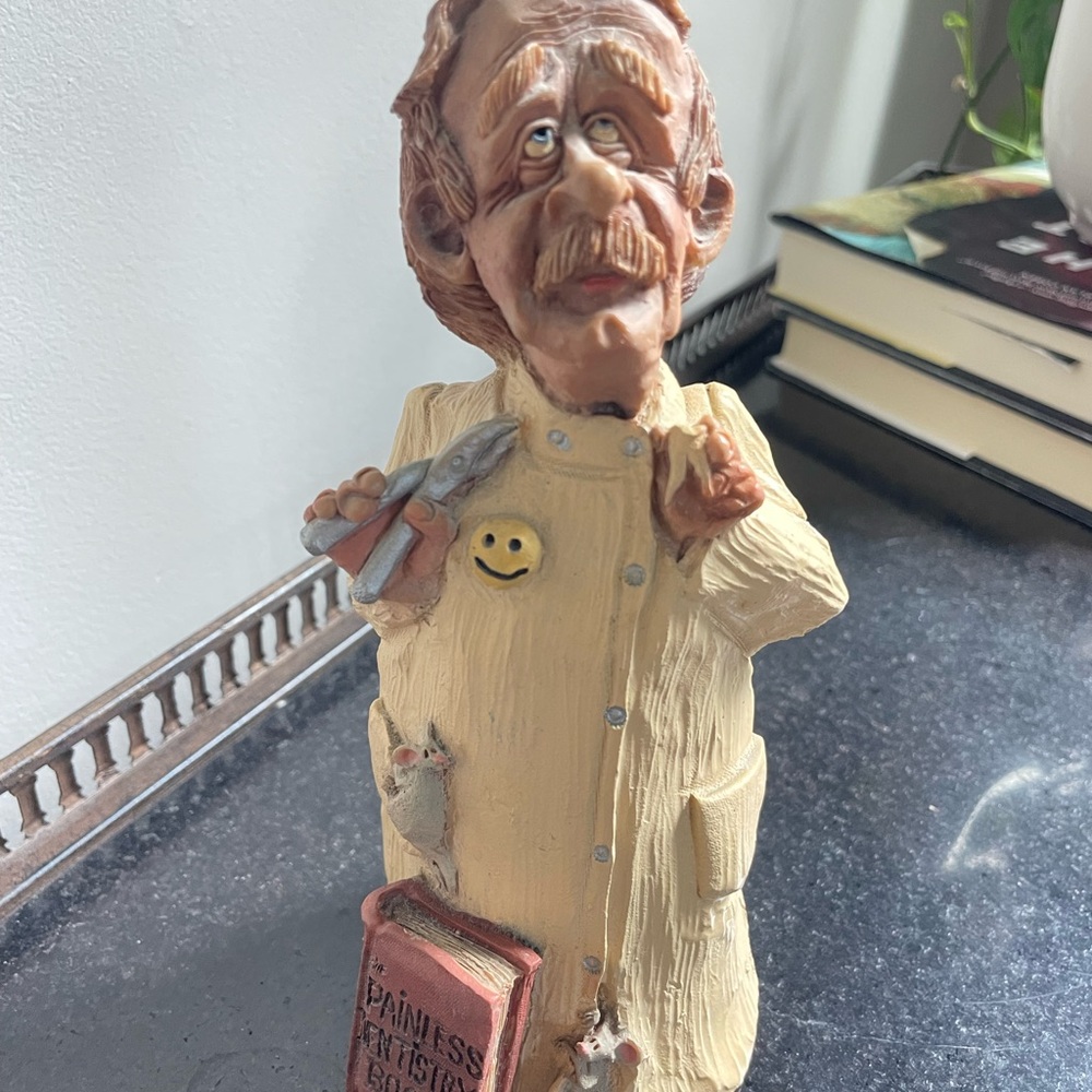 Frumps Dentist Figurine